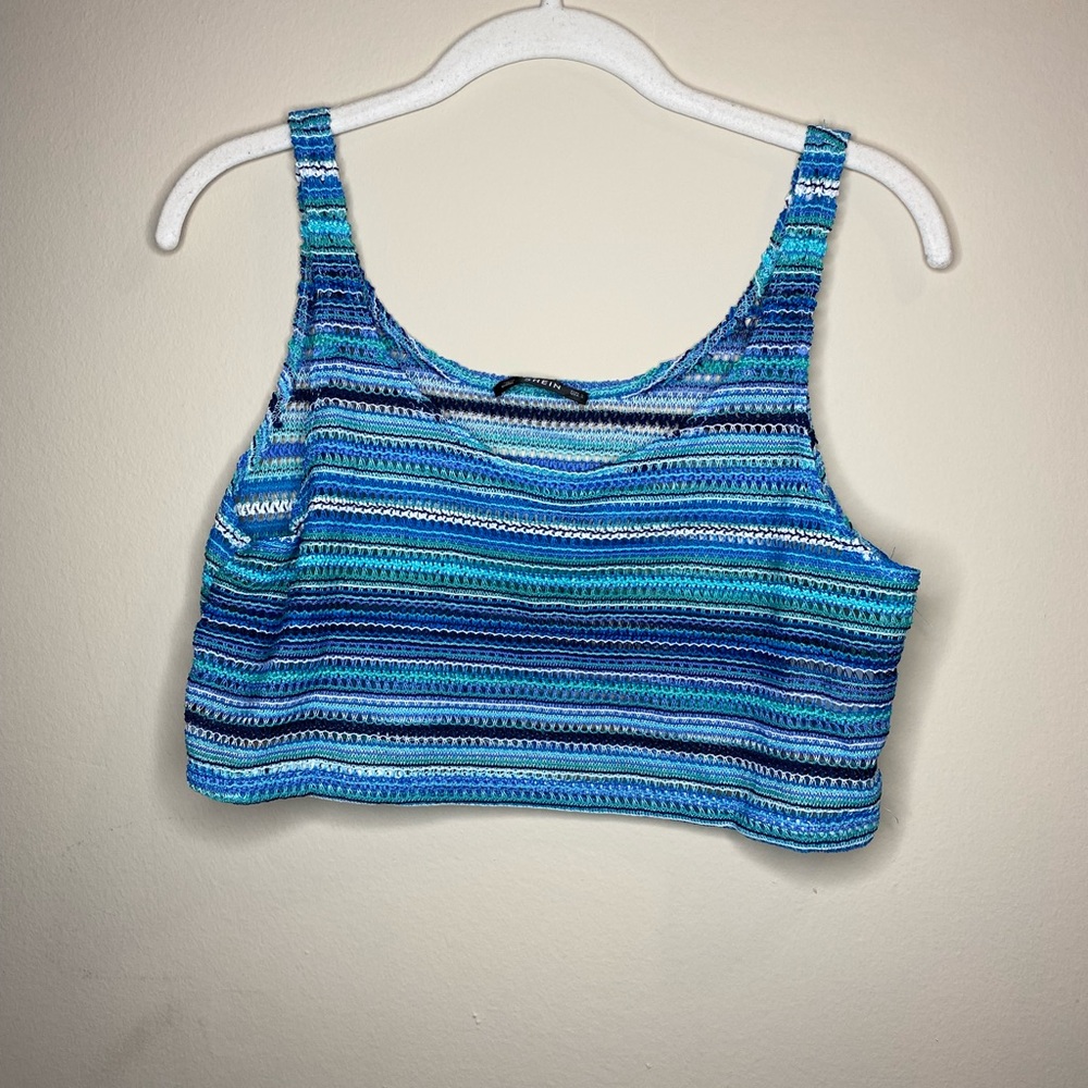 womens blue striped cropped tank!